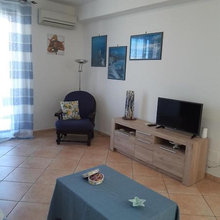 A Casa Di Loretta Apartment แตร์ราซีนี ภายนอก รูปภาพ